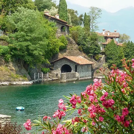 Lovely Cecilia Nyaraló